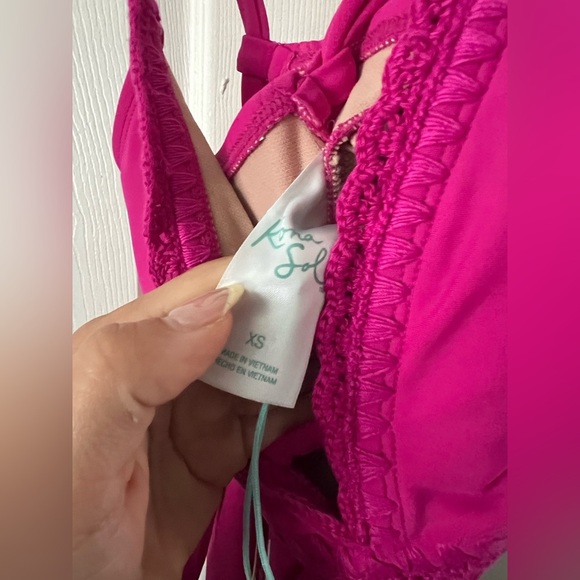 Kona Sol Women’s One Piece Crochet Shell Stitch Swimsuit NWT - Picture 6 of 7